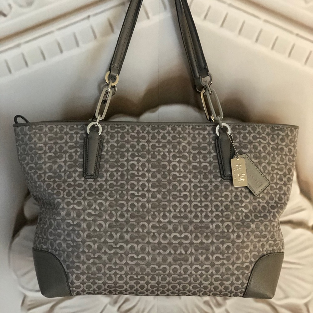 COACH GREY SIGNATURE TOTE HANDBAG